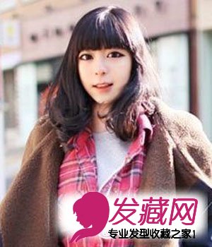 2022嬌美女生燙發(fā)綻放動人氣息